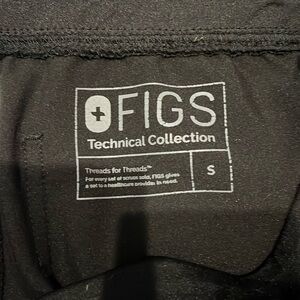 Gently loved Figs standard scrub pants